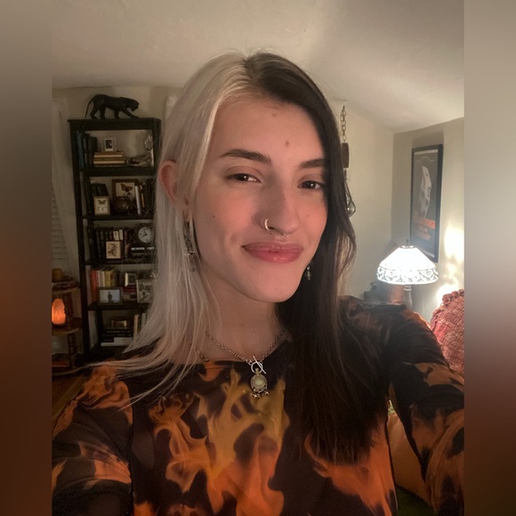 Meet your Posher, Crystal - Picture 1 of 1